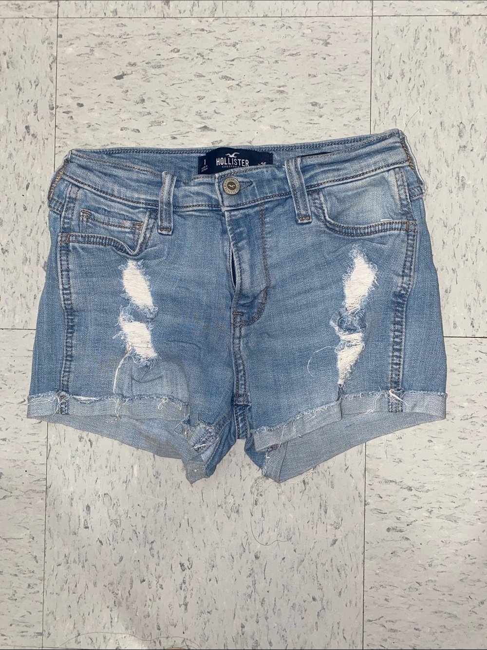 Hollister Light Wash Ripped Denim mid rise Shorts size 1 women